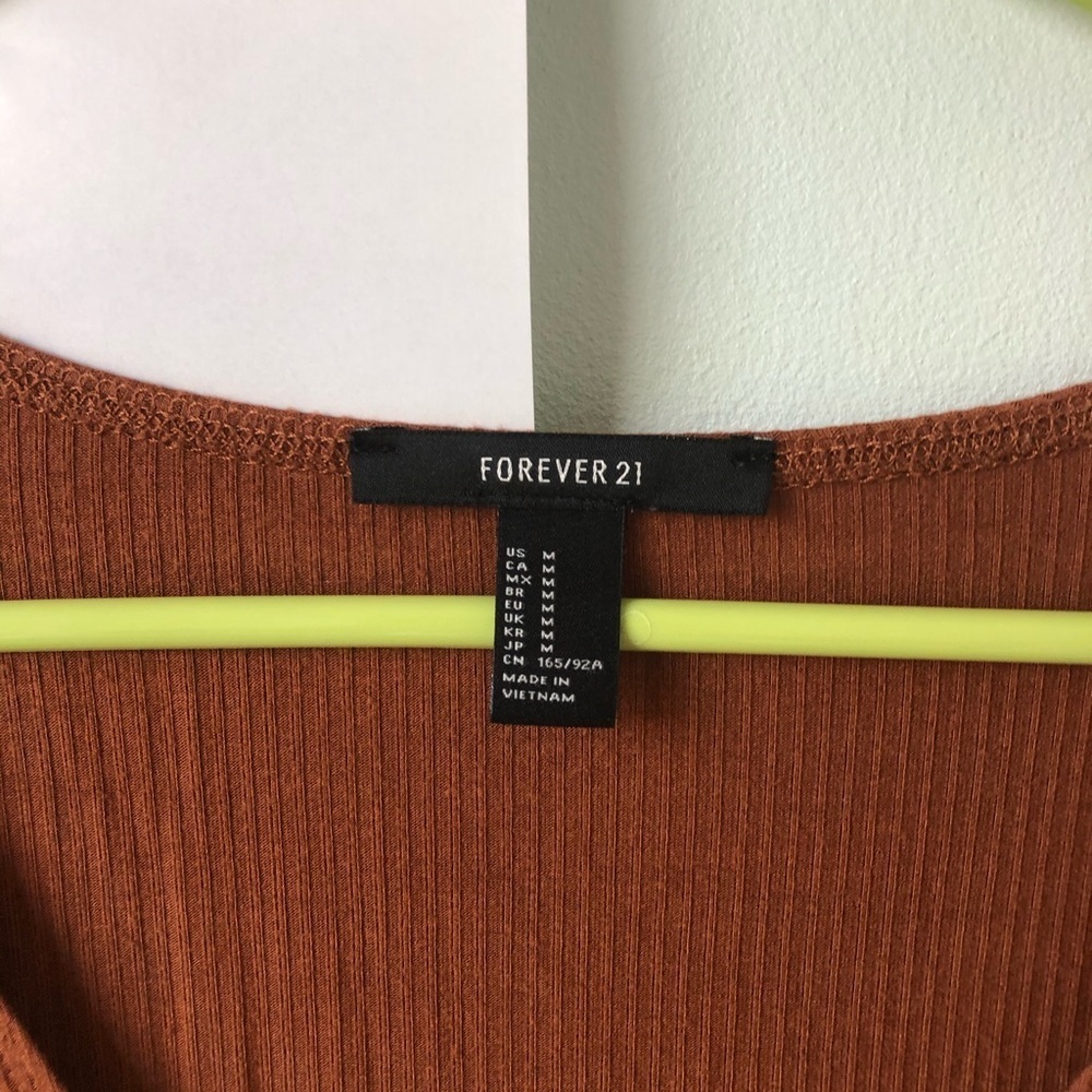 Forever 21 V neck ribbed shirt - Picture 2 of 3